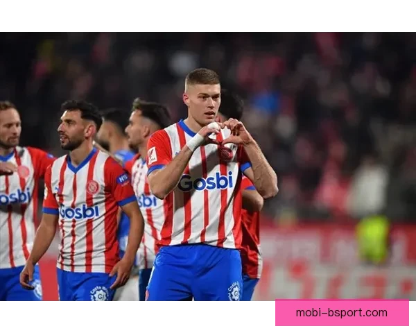 多夫比克正式转会加盟罗马 打造中场新核心助力球队冲击荣誉